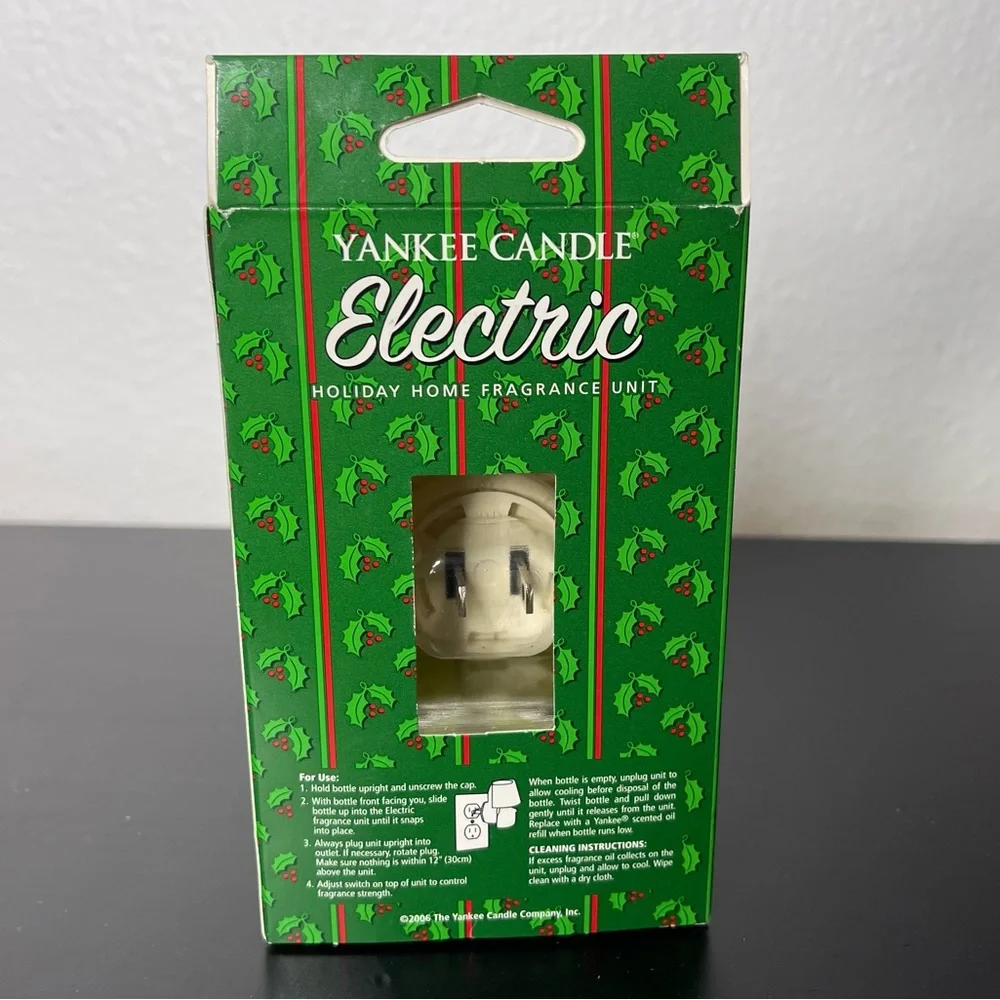 Retired Yankee Candle Snowman Electric Holiday Home Fragrance Diffuser Mistletoe